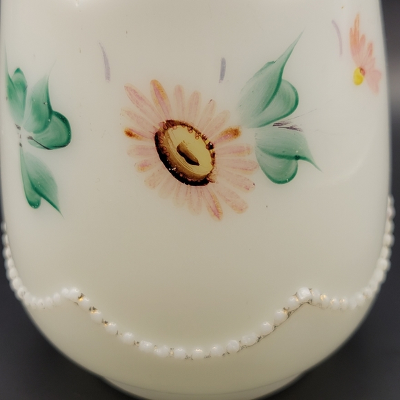 Heisey Beaded Drape Milk Glass Early American Decorative Glass. Set of 2. - Picture 3 of 16